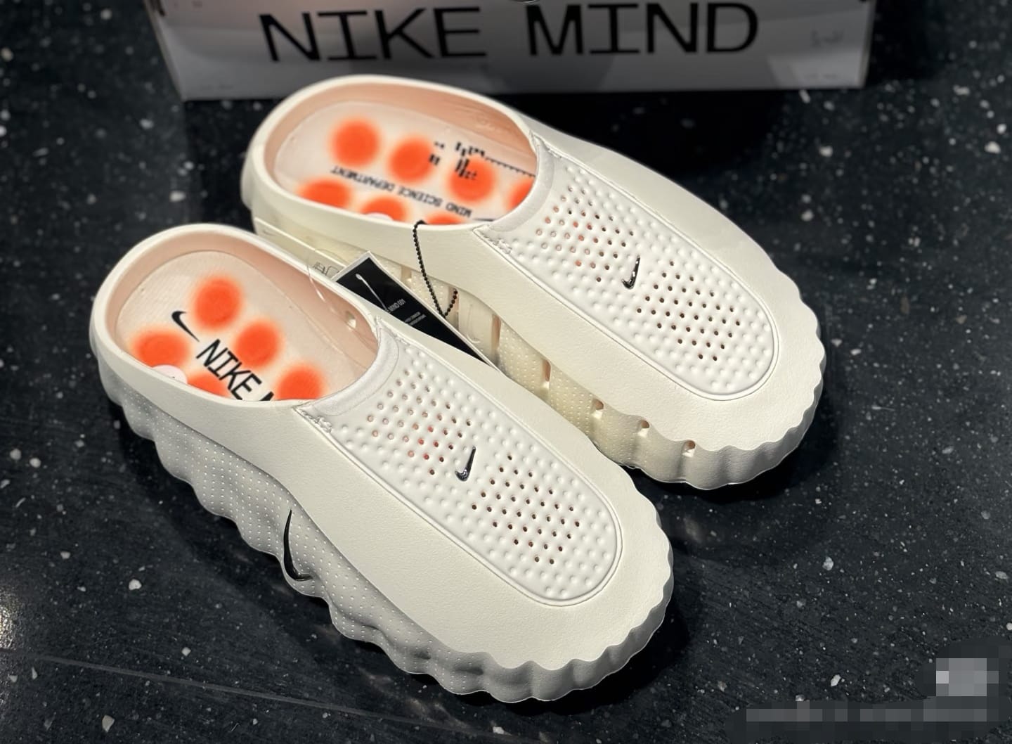 NIKE - Image 5