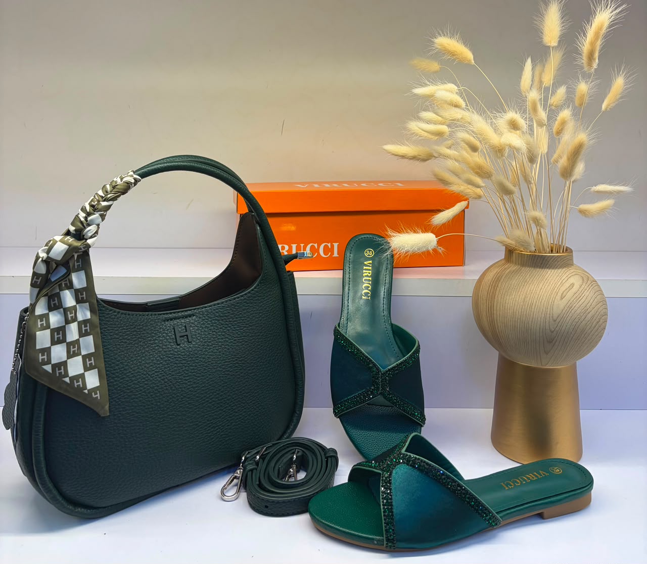 VIRUCCI bag and siliper - Image 6